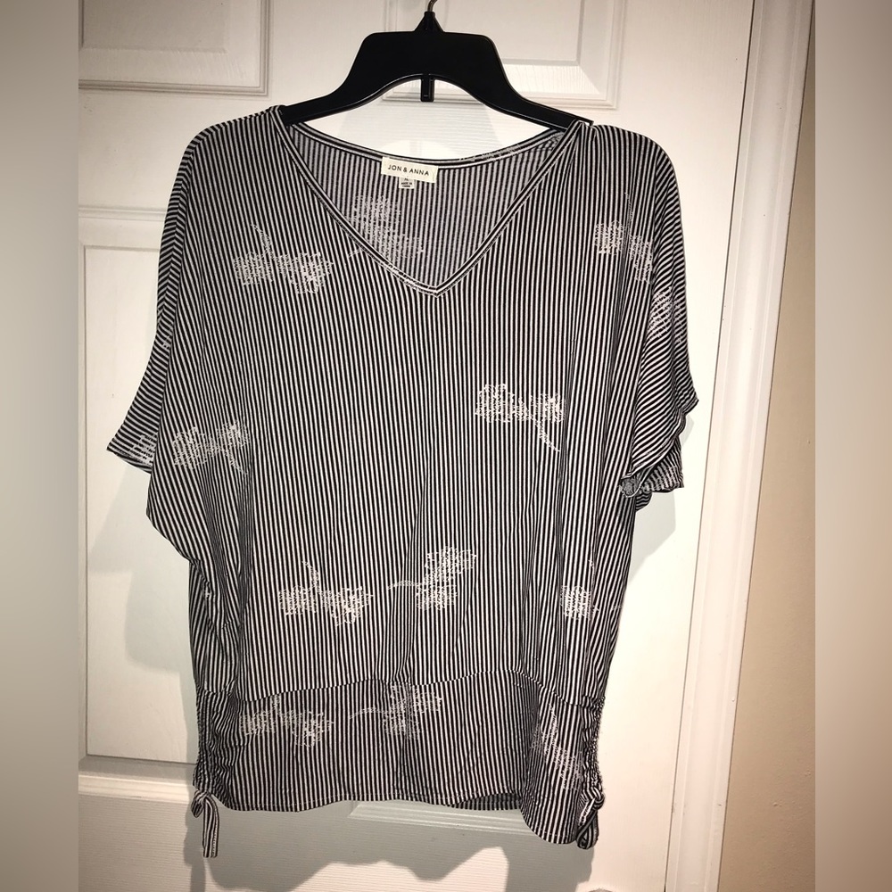 Jon & Anna XL Blouse ❤️ Like New
